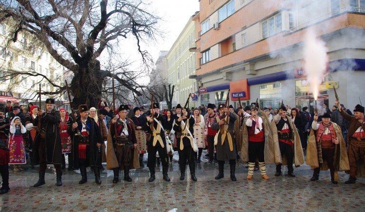 БСП в Сливен отбеляза националния празник заедно с хиляди граждани